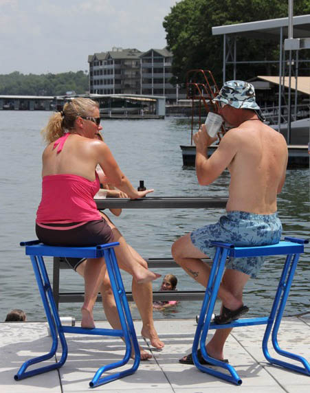 swim up bar